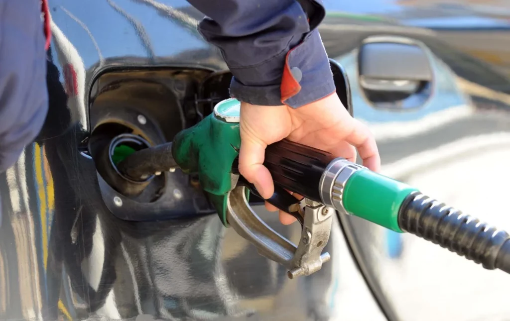 Bordi ul çmimin e karburanteve, ja me sa do shitet nafta dhe benzina IMG 4156