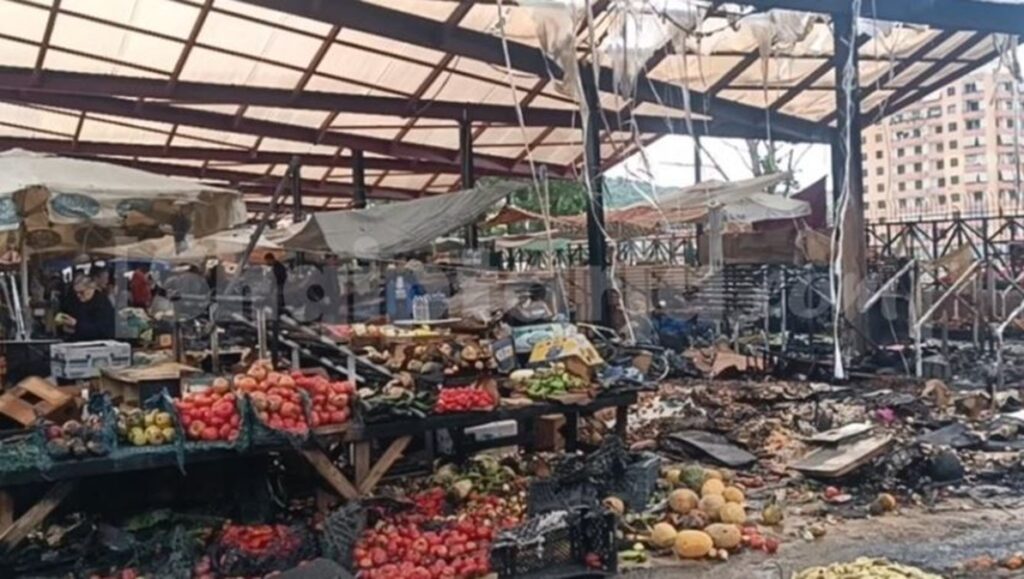 Arrestohet autori i dyshuar i zjarrvënies në tregun e fruta-perimeve në Lushnjë Tregu