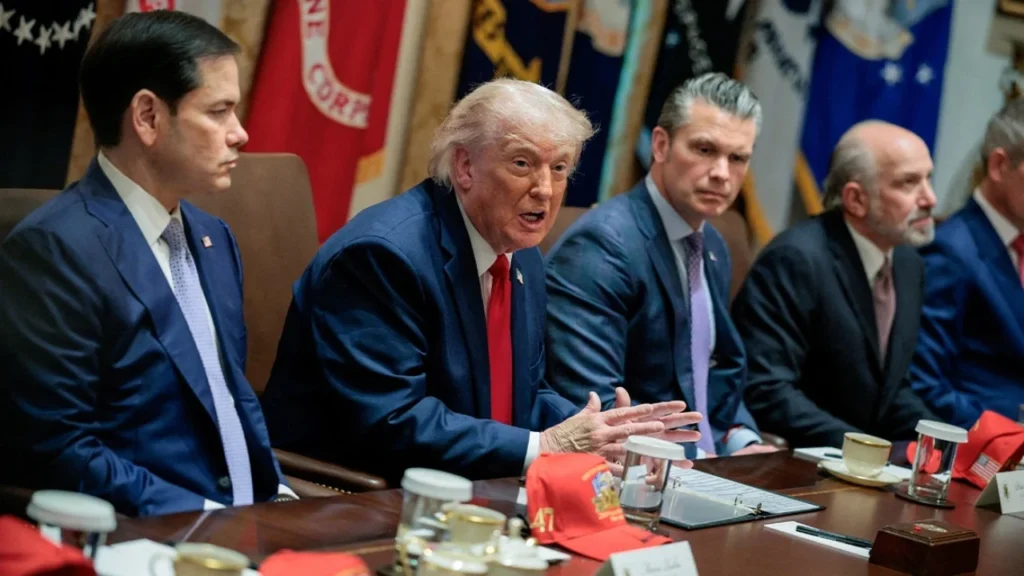 Mbledhja e Trump nuk jep zgjidhje, presidenti largohet pa marrë vendim në lidhje me marrëveshjen me Iranin Trump