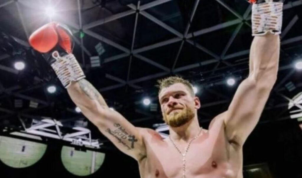 Boksieri shqiptar Jurgen Uldedaj mbron titullin kampion IBO ndaj britanikut Nnamdi në ringun e Londrës Uldedaj