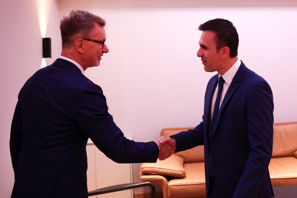 Ambasadori i BE-së takim me Prokurorin e Përgjithshëm të Shqipërisë, Gonzato: Bashkëpunim me KLP për standarde të larta etike 1 image 17