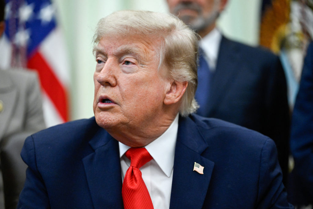 Trump shpërthen ndaj Netanyahut: Ndalo sulmet, mos mino paqen 2026 06 11T202448Z 832787794 RC2WRLAYUY7L RTRMADP 3 USA TRUMP 1024x683 1
