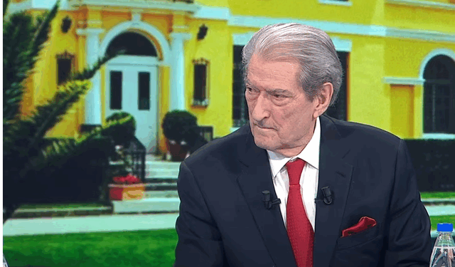 Ambasada amerikane nuk komenton “heqjen e non grata-s për Sali Berishën”: Pyesni DASH IMG 5200