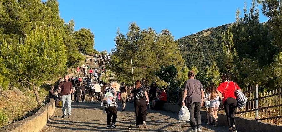 Pelegrinazh masiv në Laç, mijëra besimtarë kremtojnë festën e Shna Ndout IMG 5311