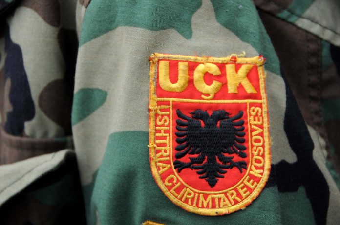 Reagon Organizata e Veteranëve të Luftës së UÇK-së drejtuar pjesëmarrësve të protestës: Mos i përdorni simbolet e luftës për qëllime politike OVL UCK 696x462 1