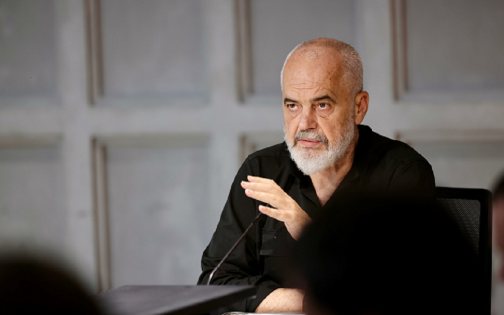 “Lëreni Albin Kurtin jashtë kësaj çorbe”/ Rama: Mos e përdhosni flamurin e UÇK-së për luftë politike edi rama
