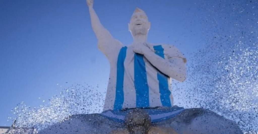 Më e madhja në botë! Argjentina ‘ngre’ një gjigant 70-tonësh për nder të Lionel Messit messi