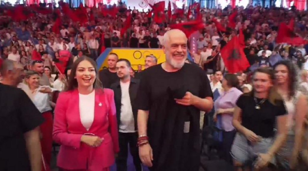 Socialistët festojnë 35-vjetorin e PS Elbasan, i pranishëm kryeministri Rama dhe qindra qytetarë! rama