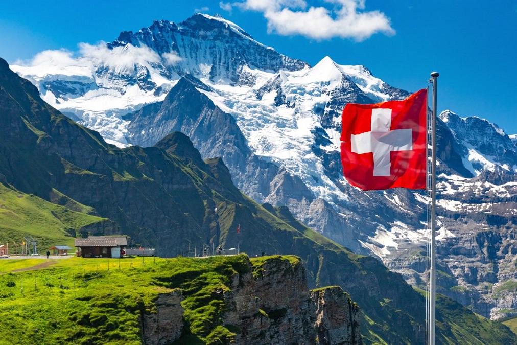 Zvicra voton për kufizim popullsie/ “Do të ishte një ‘Brexit 2’”, çfarë ndodh nëse miratohet propozimi për të mos kaluar 10 mln banorë? switzerland with kids mannlichen