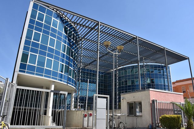 SPAK çon për gjykim katër shtetas spanjollë për pastrim parash, sekuestrohen pasuri në Dhërmi 640 0 1700746321xspak 364