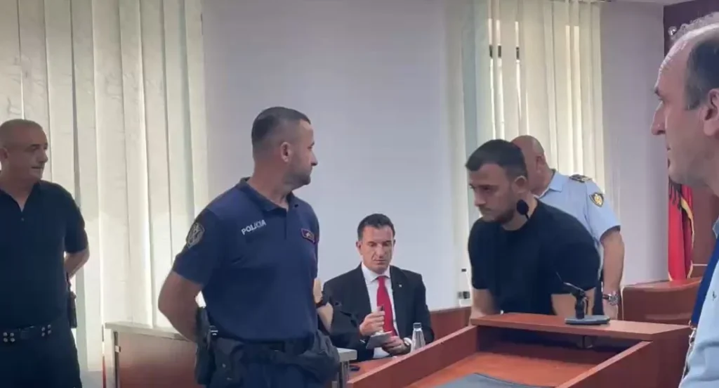 Padia e Veliajt ndaj prokurorit Ols Dado, Gjykata Administrative nuk e merr në shqyrtim 77747747