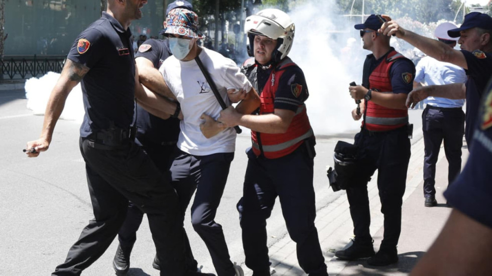 Protesta e 4 korrikut dhe incidentet e dhunshme në komisariatin 3/ një i arrestuar, 7 nën hetim dhe 4 në kërkim 95482 whatsapp image 2026 07 02 at 132730 s