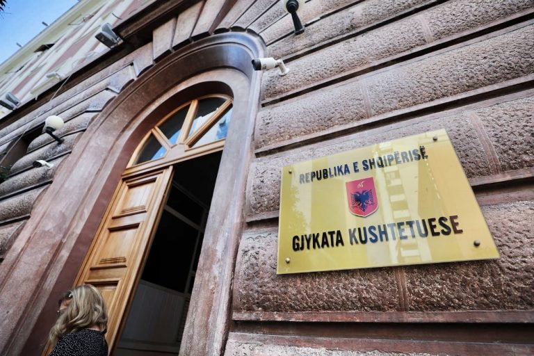 Gjykata Kushtetuese kthen për plotësim paditë ndaj financimit të koncertit të Kanye West Gjykata kushtetuese 768x512 1