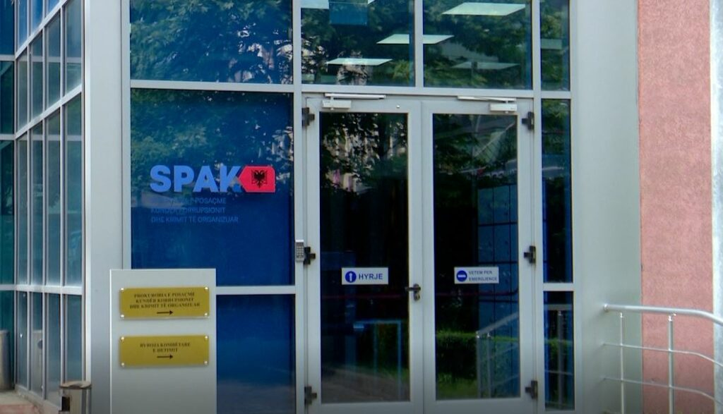 SPAK dërgon për gjykim 15 persona, zbardhet rrjeti që trafikoi mbi 8 ton drogë nga Amerika Latine drejt Europës SPAK