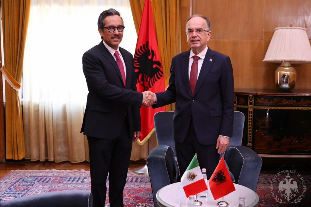 Begaj pret ambasadorin e ri të Meksikës: Të forcojmë bashkëpunimin ekonomik, kulturor dhe turistik WhatsApp Image 2026 07 21 at 11.59.41 AM 1 1024x683 1