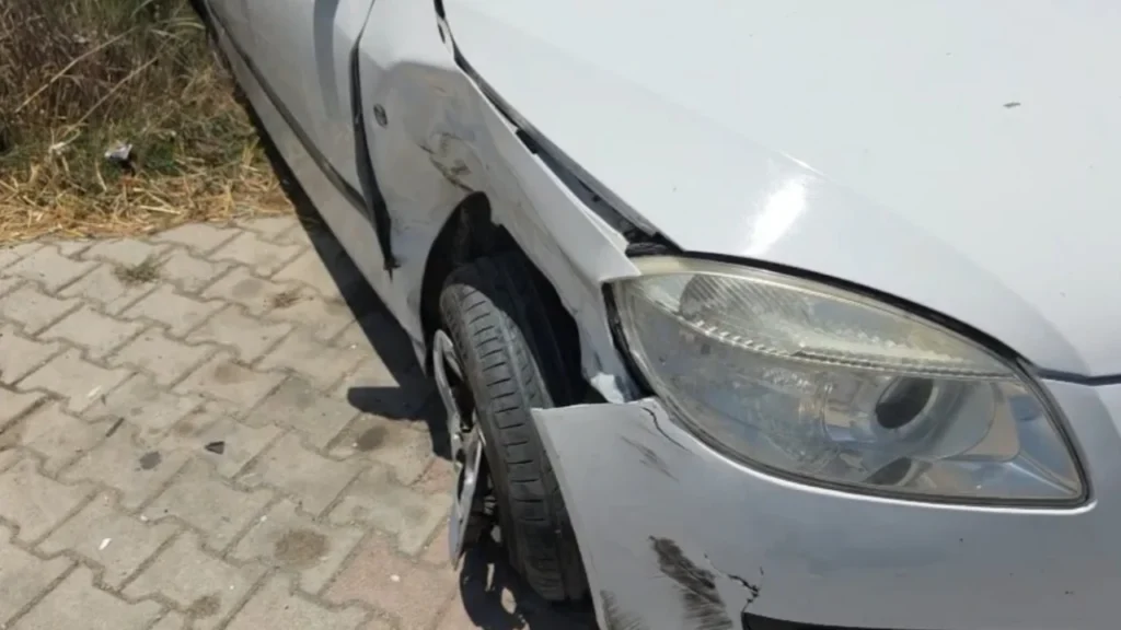 Aksident në aksin Lushnjë–Berat, përmbyset një makinë me 6 persona, mes të plagosurve tre fëmijë aksident sd 5