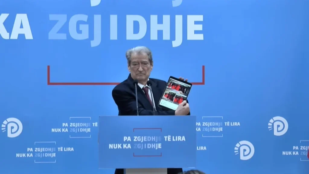 Berisha nxjerr fotot nga holli i Kryeministrisë: “Sulltani i kuq po vendos ngjyra haremi në Kryeministri” berisha sd