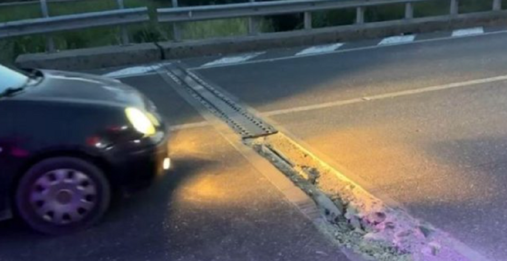 Rrezik në aksin Lezhë–Shkodër/ Dëmtohen automjetet pranë Urës së Dajçit nga kanali i hapur ura e dajcit