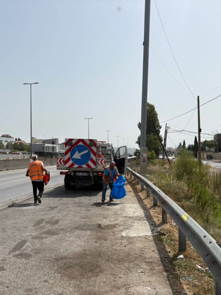 Hedh mbeturina nga makina? ARRSH ashpërson kontrollet, gjoba deri në 200 mijë lekë 1788012866 79026800518337653607280226496765829749749434n1