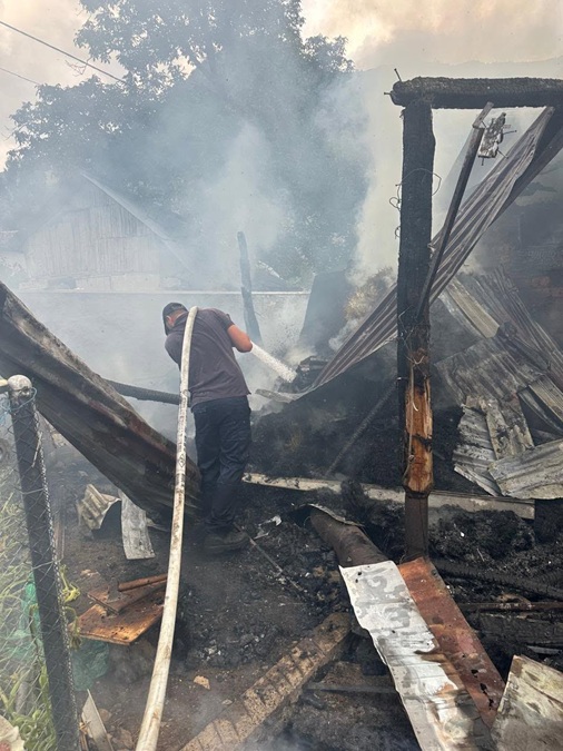Klos/ Zjarret rezikojnë banesat në fshatin Plan i Bardhë, shpëtohet një invalid (Foto) 1 762583881 4276894069288555 3328730688688158669 n