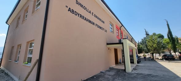 Rama ndan pamjet/ Shkolla 'Abdyrrahman Përmeti' në Lis të Matit po bëhet gati për nxënësit me ambiente moderne 2 777665655 1040212052123150 3950799939844793853 n