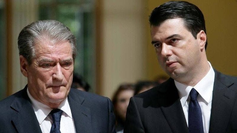 Si i përgjoi Berisha armiqtë dhe bashkëpunëtorët e tij për 30 vite, nga Azem Hajdari e Serreqi tek Lulzim Basha 800 0 1786791480ximg 6257 336