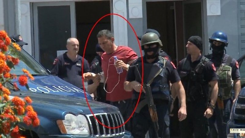 Kërkoi leje për t’i dhënë lamtumirën të ëmës/ “Burgjet” refuzojnë kërkesën e Ardian Çapjas: Ka risk të lartë! 800 0 4b0350aba154f13e8e3b7e88138bc37a