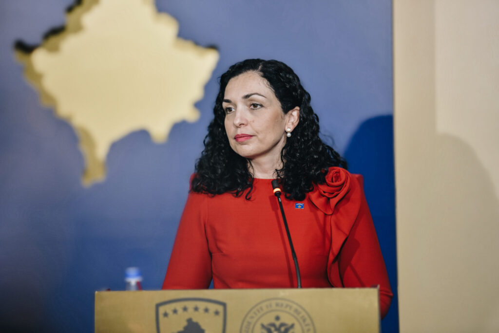 Vjosa Osmani tregon dallimet me Kurtin për Presidentin: “Për ne duhet të jetë figurë balancuese e pushteteve” Vjosa Osmani 1 scaled 1