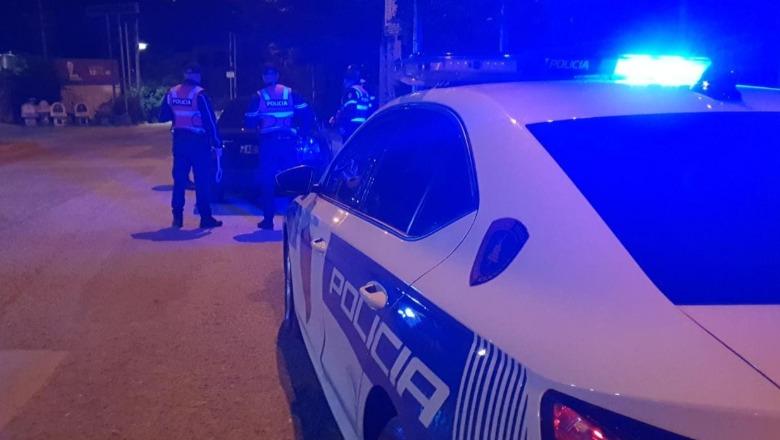 Tritol në derën e një banese në Fushë-Krujë, flakët përfshijnë edhe makinën e pronarit Zalla