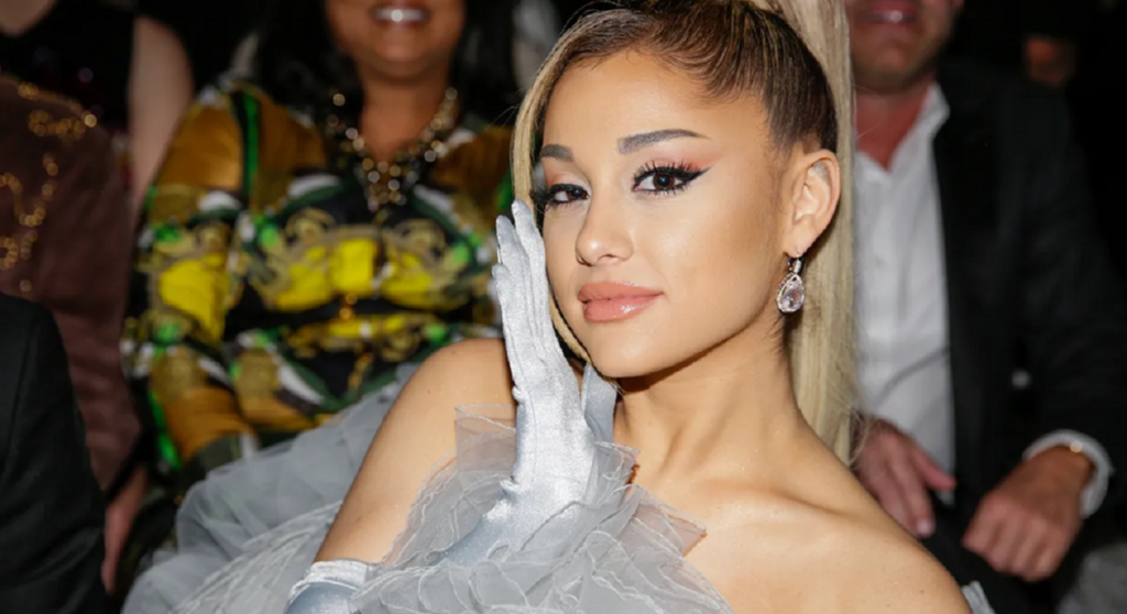 Ariana Grande përlot Londrën/ Dhjetë koncerte mbyllin turneun, këngëtarja tërhiqet përkohësisht nga jeta publike ariana grande