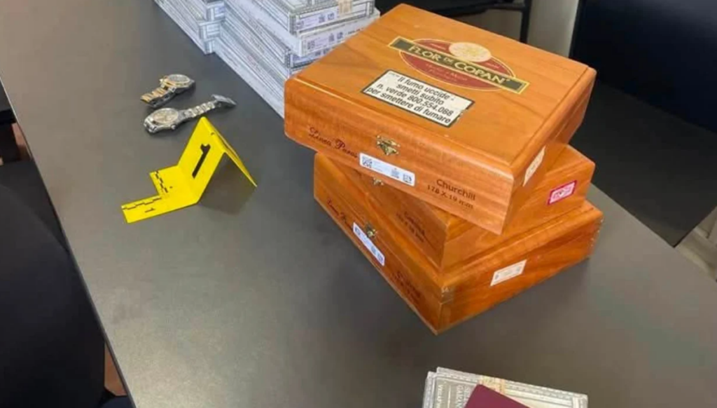 “Ngecin” në portin e Durrësit Rolex-i dhe 351 puro, tentuan t’i fusin në Shqipëri të padeklaruara dogane