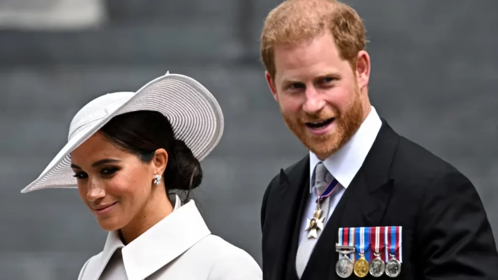 Princi Harry dhe Meghan rikthehen në Britani pas gjashtë vitesh herri 4 sd