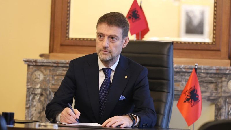 Debati për konsullatën serbe në Shkodër dhe atë shqiptare në Luginën e Preshevës, ministri Ferit Hoxha: Nuk cenon sovranitetin, Shqipëria mbron interesat e saj