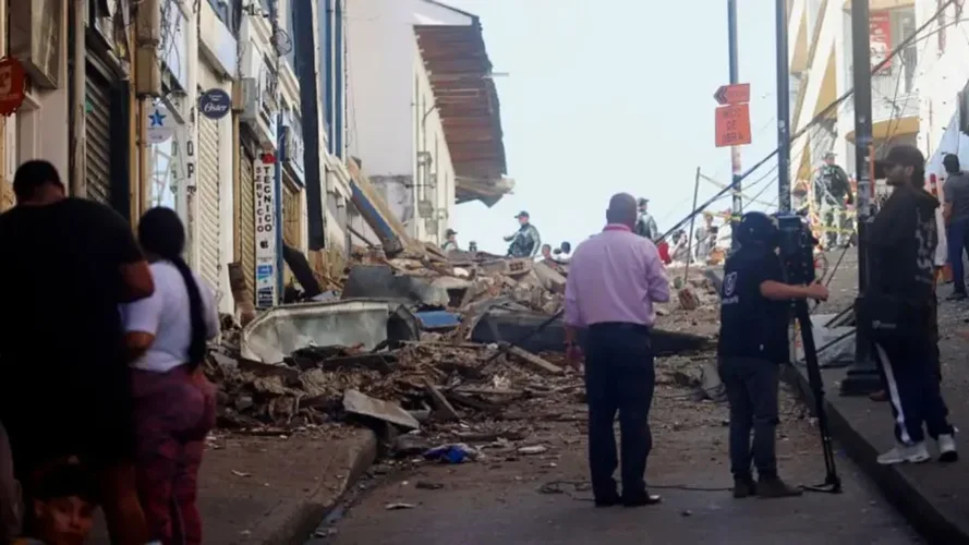 Tërmeti 7.4 ballë godet Kolumbinë, të paktën 21 të vdekur e shumë të plagosur (Foto) 1 image 16
