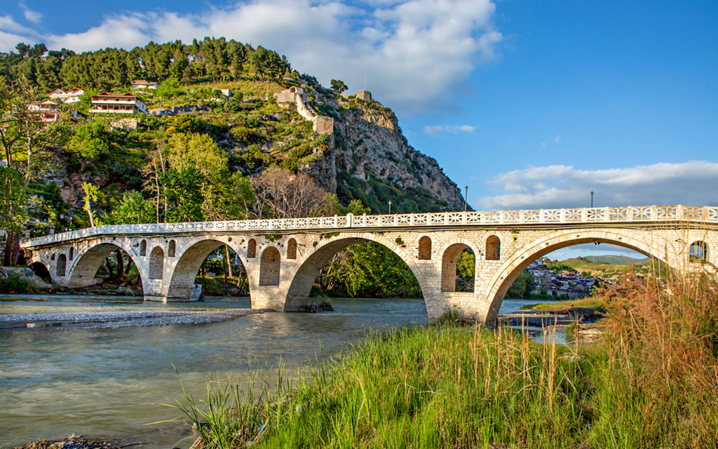 Revista prestigjioze “Ambassador”: Shqipëria, një vend që nuk e ka humbur identitetin image 323 1024x640 1