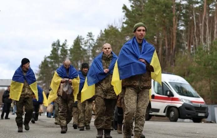 Ukraina shënon 35-vjetorin e pavarësisë mes luftës dhe thirrjeve për më shumë mbështetje images 55