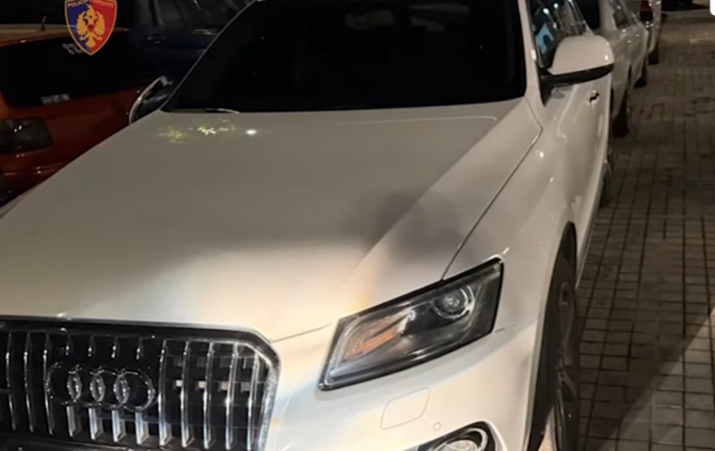 Italiani i droguar vjedh “Audi Q5” në Tiranë, pronari e la të ndezur it