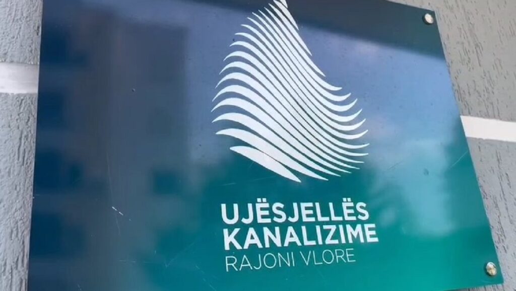 Transformatori jashtë funksionit në zonën e “Ujit të Ftohtë”, Ujësjellës Kanalizime Vlorë: Shkak zjarri, po zëvendësohet kanalizime vlore