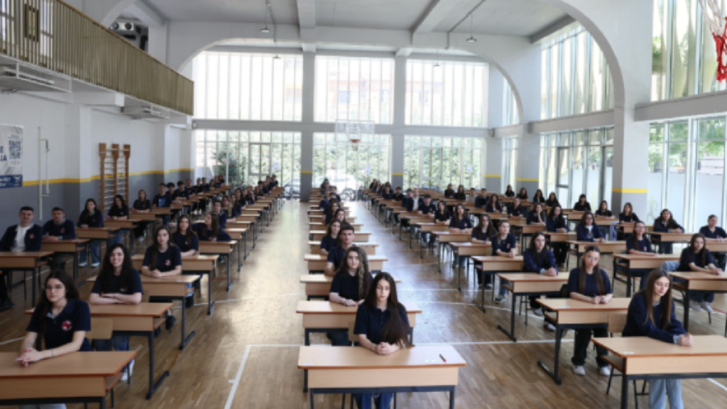 Publikohen datat e provimeve të vjeshtës matura