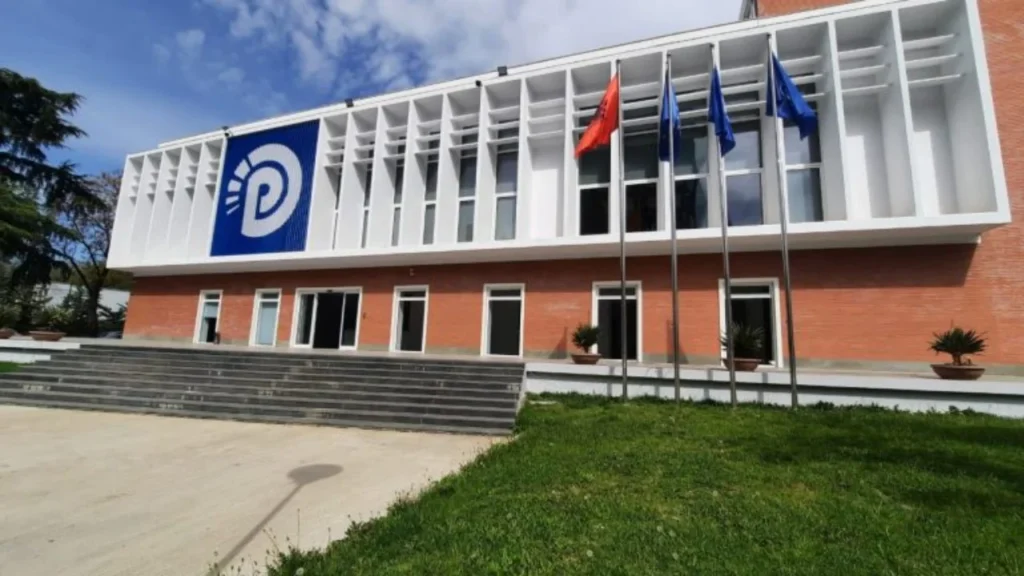 Reforma Territoriale/ Udhëzimi i PD për degët: Strukturat në degë të mblidhen urgjentisht brenda javës, për të kundërshtuar draftin e PS pd berisha sd