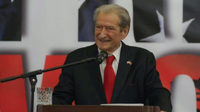 Berisha u prit me protesta në SHBA, protestuesi: Jemi kërcënuar nga njerëzit e PD 800 0 1788715657x1788713196 saliberishajpg 903