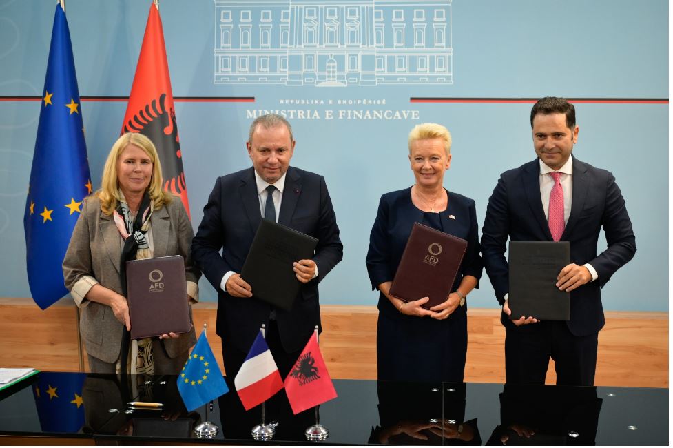 Ministria e Financave dhe AFD nënshkruajnë marrëveshje për përmirësimin e trajtimit të ujërave të ndotura në Durrës Malaj1