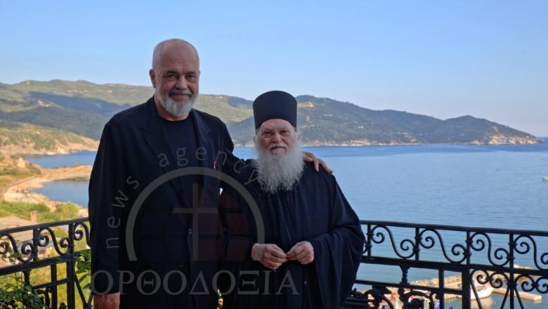 Rama vizitë në Malin Athos, kalon natën në një nga manastiret më të njohura ortodokse greke (Foto) Rama 3