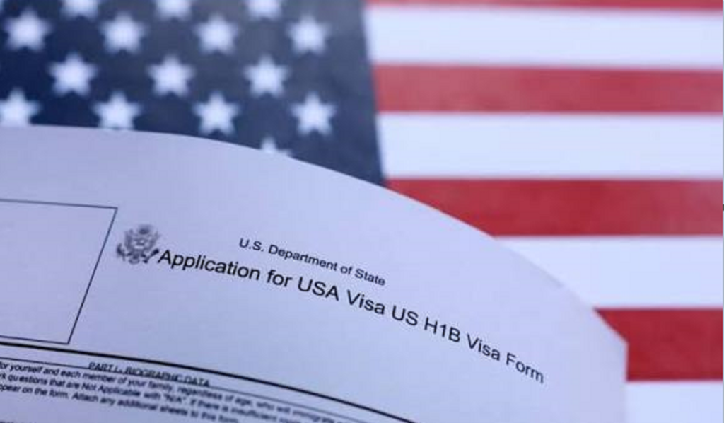 Administrata Trump propozon heqjen e periudhës 60-ditore për emigrantët me vizë H-1B pas humbjes së punës SHBA