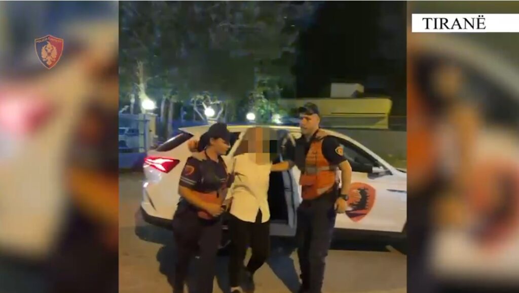 Punësohej nëpër biznese, merrte xhiron ditore dhe largohej, arrestohet 39-vjeçarja! Akuzohet për disa raste vjedhjesh arrestohet gruaja11