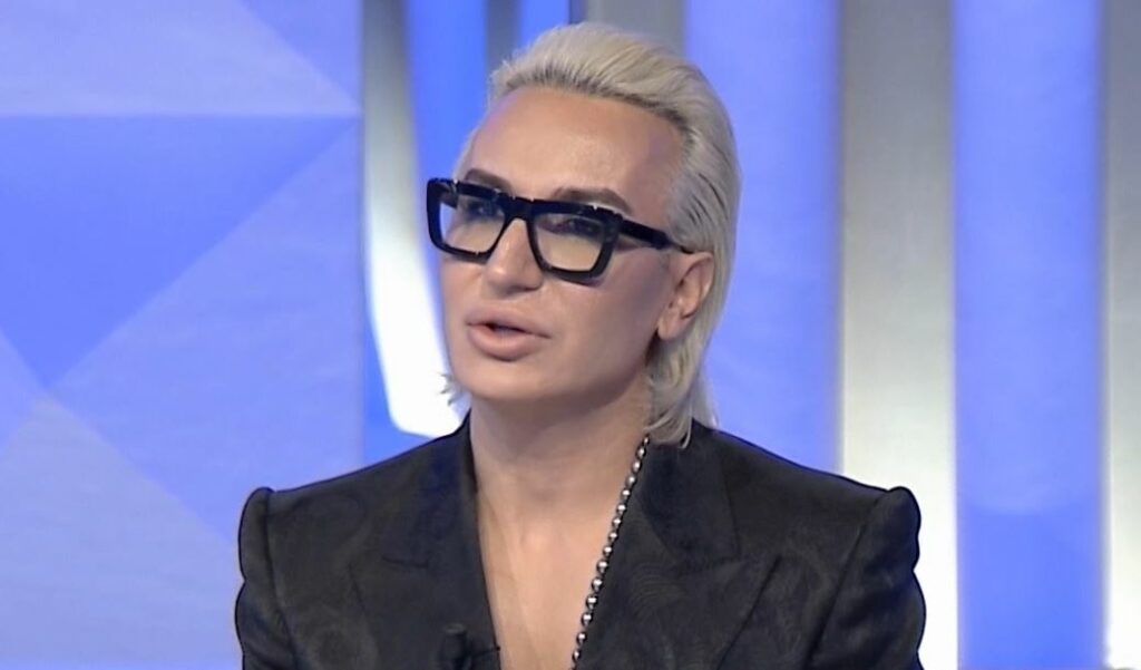Elton Ilirjani sjell Parashqevi Simakun në New York Fashion Week me një homazh emocionues elton i