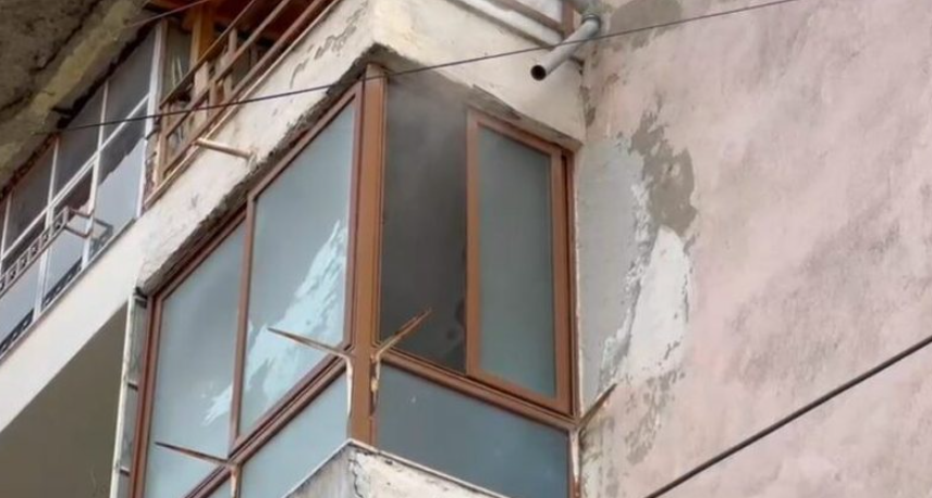Zjarr në një banesë në Korçë, dyshohet se u shkaktua nga bombola e gazit korce