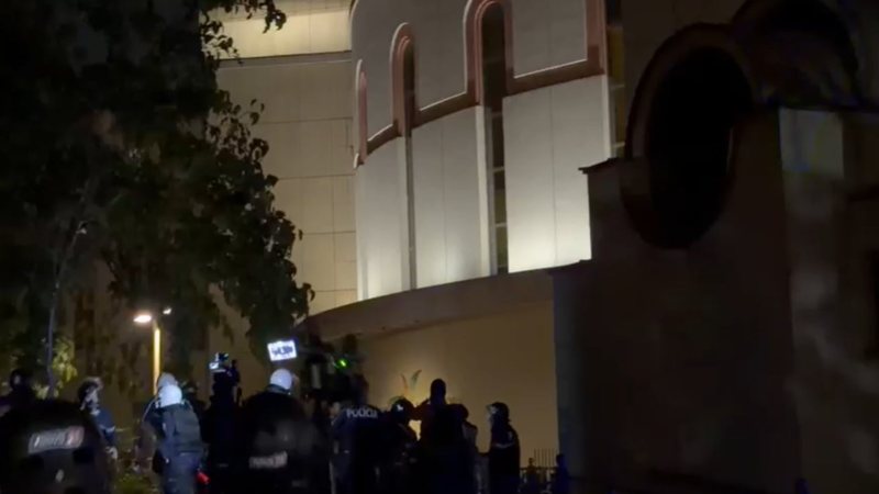 Përplasja në oborrin e Katedrales “Ngjallja e Krishtit”, reagon Kisha Ortodokse: Vendet e shenjta nuk janë hapësira konflikti 5