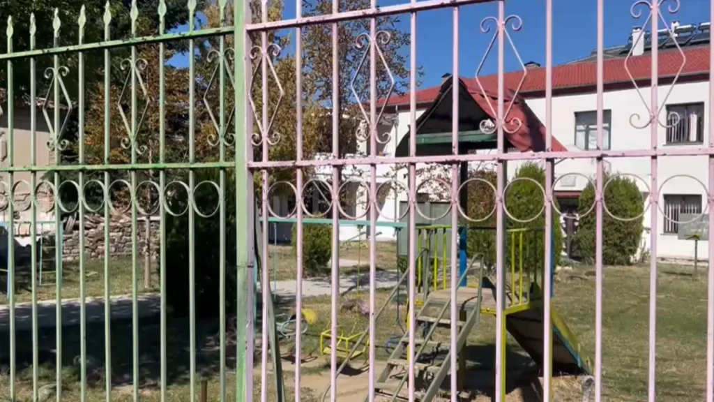 Gjashtë fëmijë u paraqitën në spital me simptoma helmimi, procedohen penalisht mjekja dhe drejtoresha e kopshtit në Korçë 5456 sd