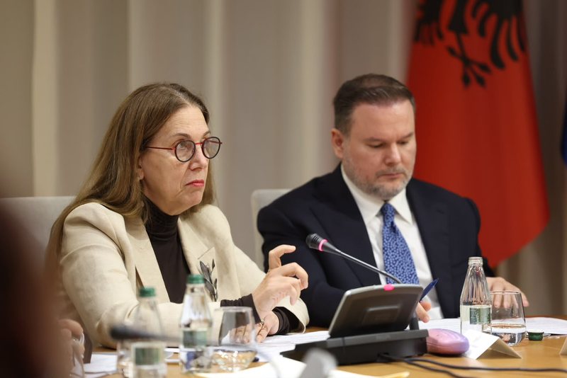 Kumbaro: Shkollat janë rikthyer në normalitet, nuk do të tolerohen presionet ndaj nxënësve 800 0 f132d894b13d1fd1d1218c36bba0145007
